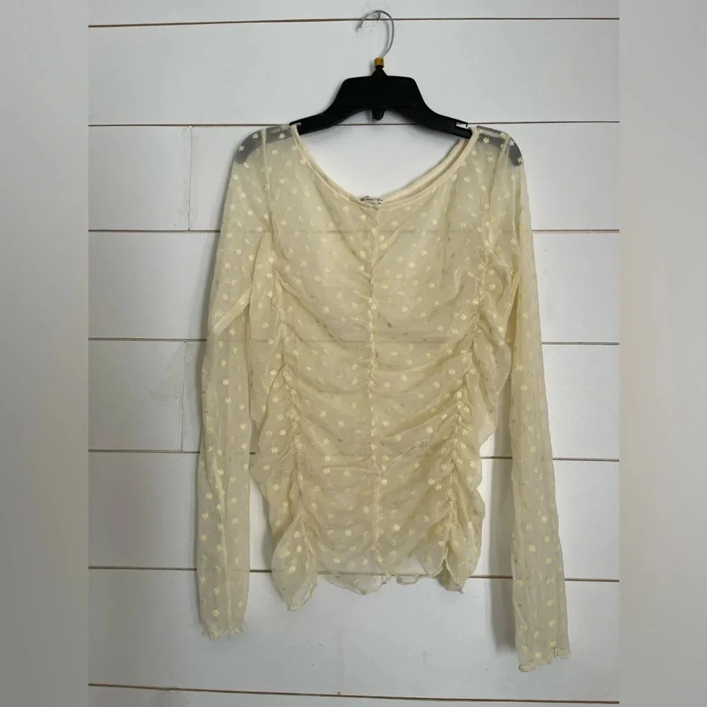 Free people layering mesh top with daisys on it nwot - Picture 1 of 5